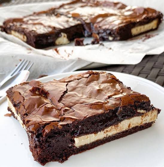 Beyaz çikolatalı browni